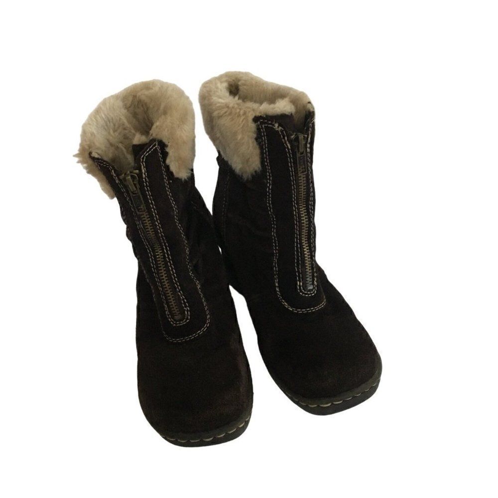 Bear trap ankle fur lined woman boots size 8